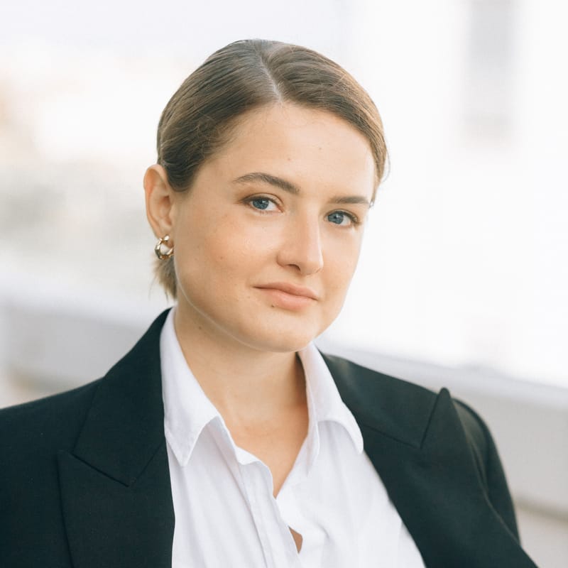 Dr. Emma Reynolds